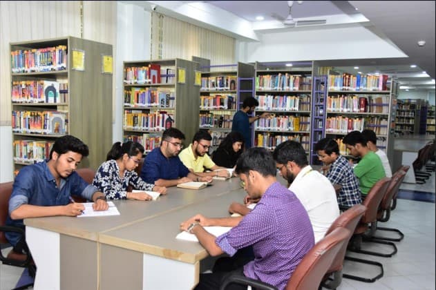 Image from Lab, Library & academic facilities album, number 5