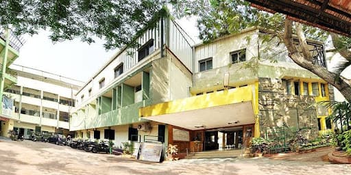 Campus view of Maharani Lakshmi Ammanni College for Women, Bangluru