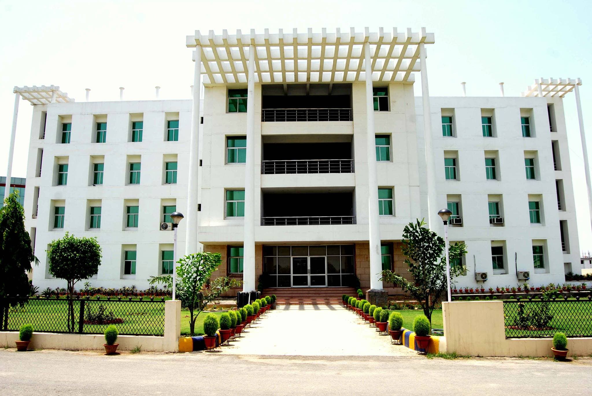Campus view of BBS College of Engineering and Technology, Shantipuram, Phaphamau, Prayagraj, Uttar Pradesh 211013