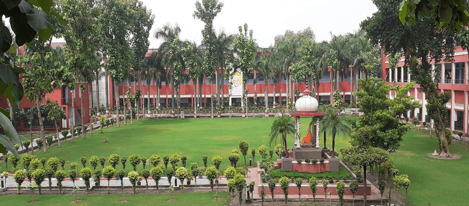 Campus view of Swami Shukdevanand Post Graduate College, Mumukshu Ashram, Shahjahanpur, Uttar Pradesh 242226