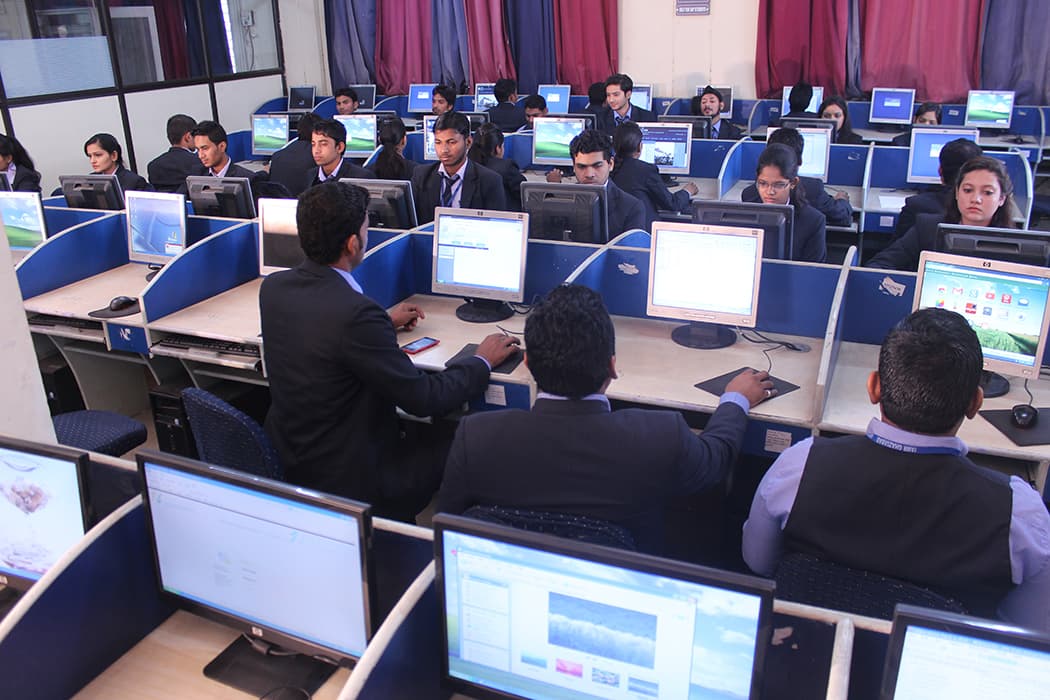 Image from Lab, Library & academic facilities album, number 7