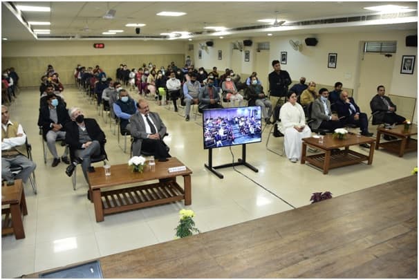 Image from Lab, Library & academic facilities album, number 12