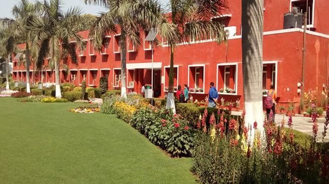 Campus view of Daulat Ram College, 4, Patel Marg, Maurice Nagar, University Enclave, Delhi, 110007