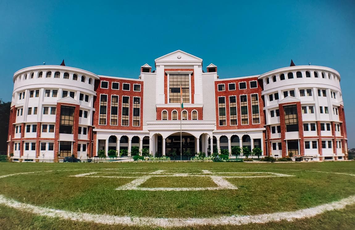 Campus view of Graphic Era Hill University, Dehradun