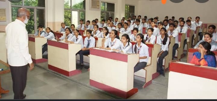 Image from Lab, Library & academic facilities album, number 2