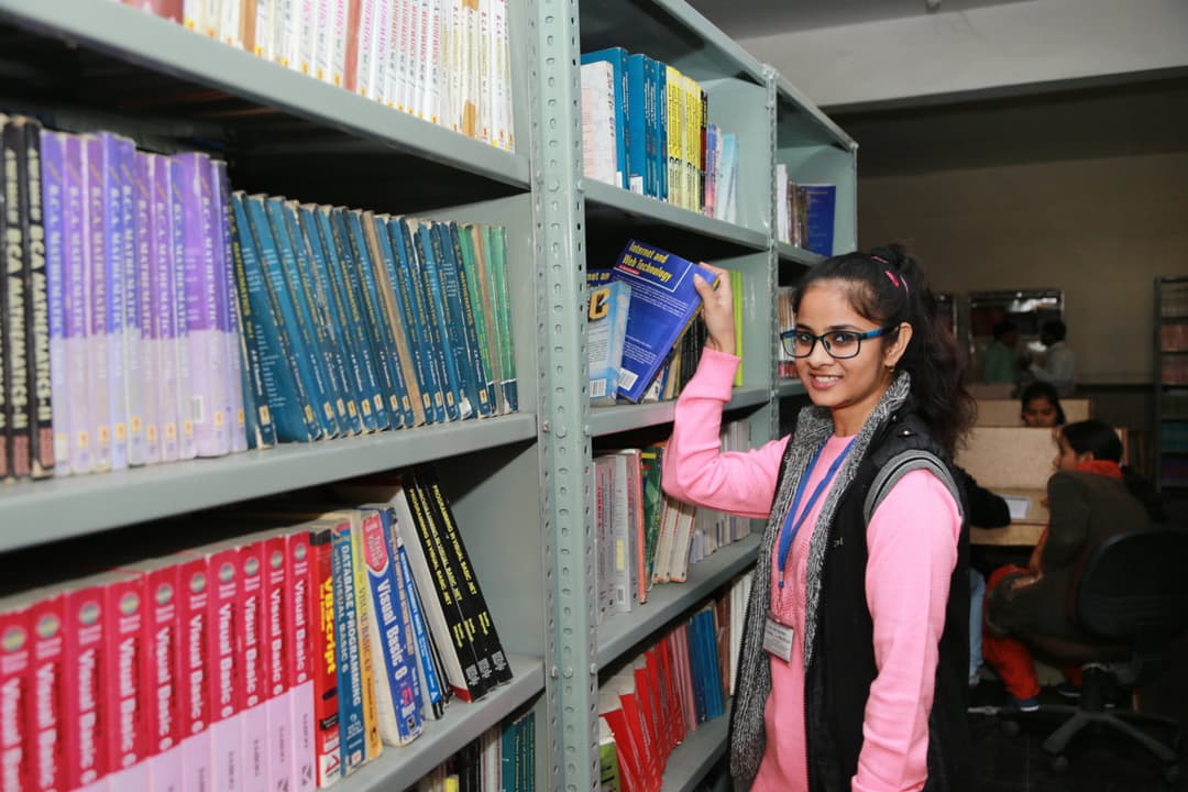 Image from Lab, Library & academic facilities album, number 3