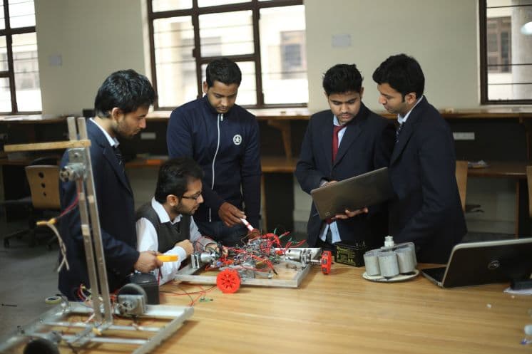 Image from Lab, Library & academic facilities album, number 3