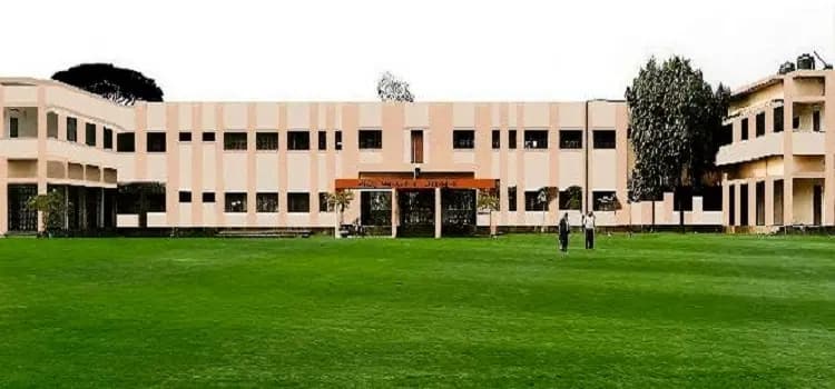 Campus view of D.A. V. P.G. College, Rail Vihar, Mohaddipur, Gorakhpur, Uttar Pradesh 273008