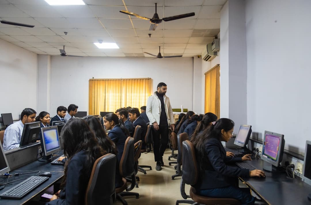 Image from Lab, Library & academic facilities album, number 5