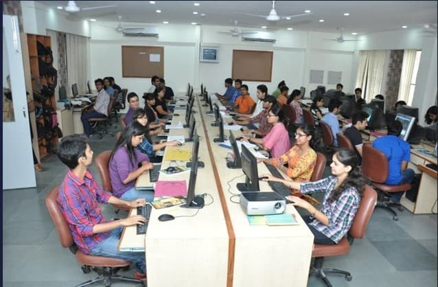 Image from Lab, Library & academic facilities album, number 8
