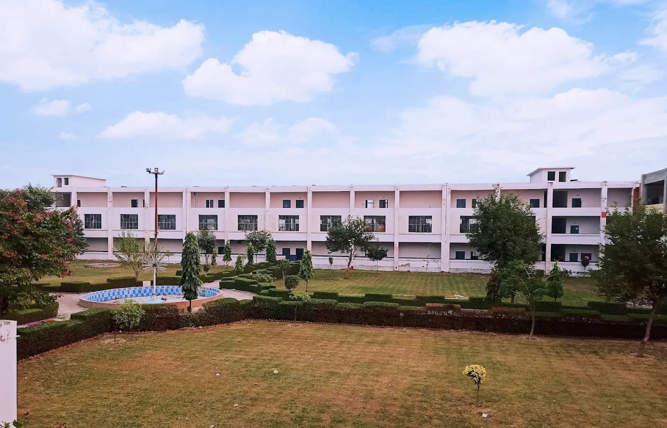 Campus view of Shivdan Singh Institute of Technology and Management, 10th Milestone, Aligarh - Mathura Rd, Aligarh, Uttar Pradesh 202001