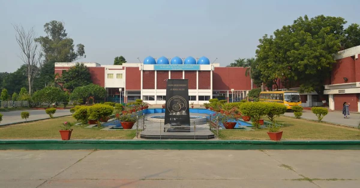 Campus view of Jawaharlal Nehru Medical College, Aligarh