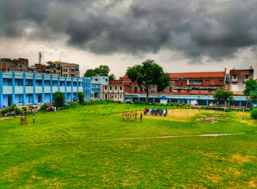 Campus view of Pandit Prithi Nath College, 96/12, Mahatma Gandhi Marg, Parade, Kanpur, Uttar Pradesh 208001