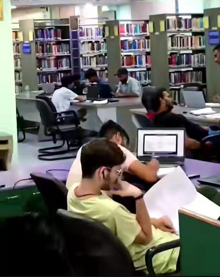 Image from Lab, Library & academic facilities album, number 2