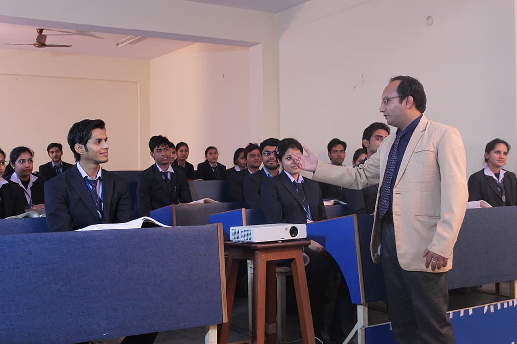 Image from Lab, Library & academic facilities album, number 6