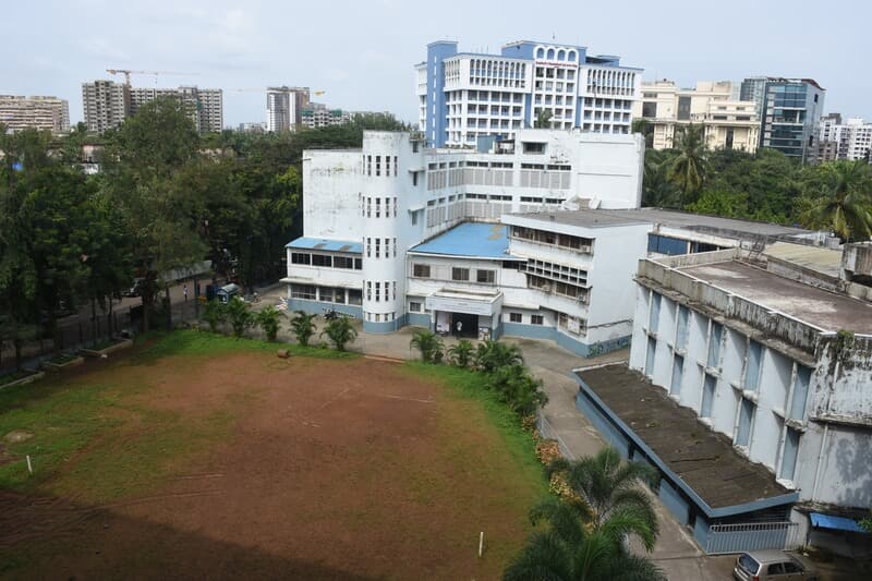 Campus view of Chetana College, Survey No. 341, Government Colony, Bandra East, Mumbai, Maharashtra 400051
