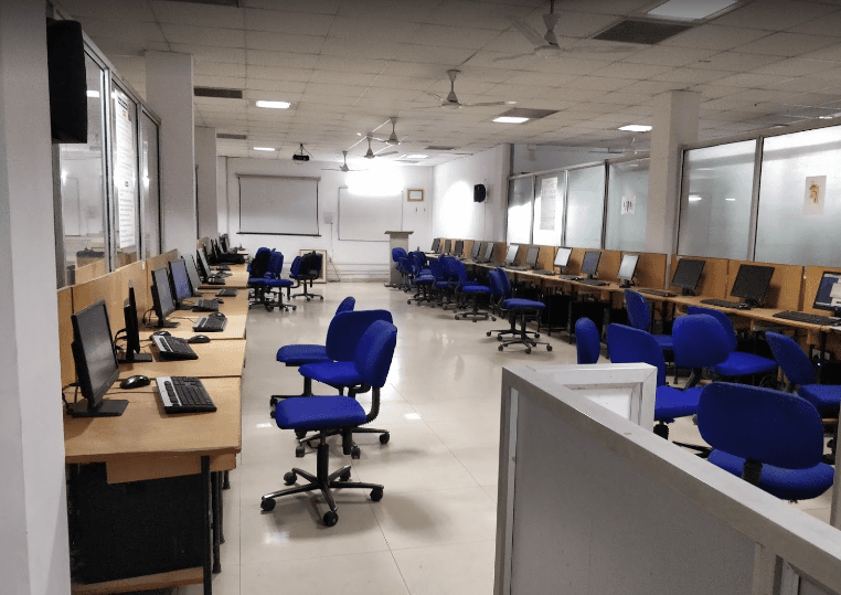 Image from Lab, Library & academic facilities album, number 11