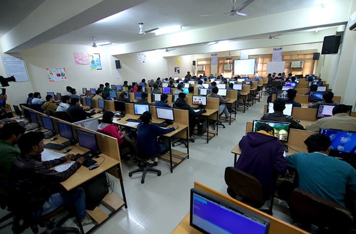 Image from Lab, Library & academic facilities album, number 9