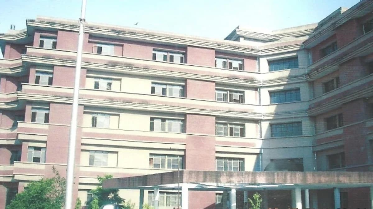 Campus view of Pt. Jawaharlal Nehru Government Homeopathic Medical College Hospital, Parwati Bagla Road, near Nanarao Park, Kanpur, Uttar Pradesh 208001
