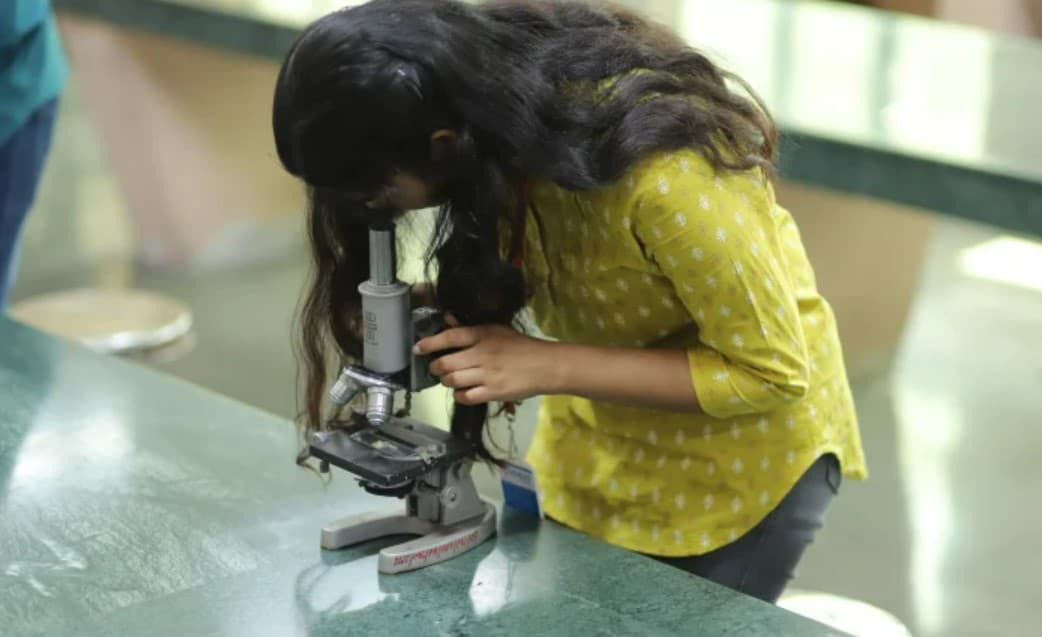 Image from Lab, Library & academic facilities album, number 3