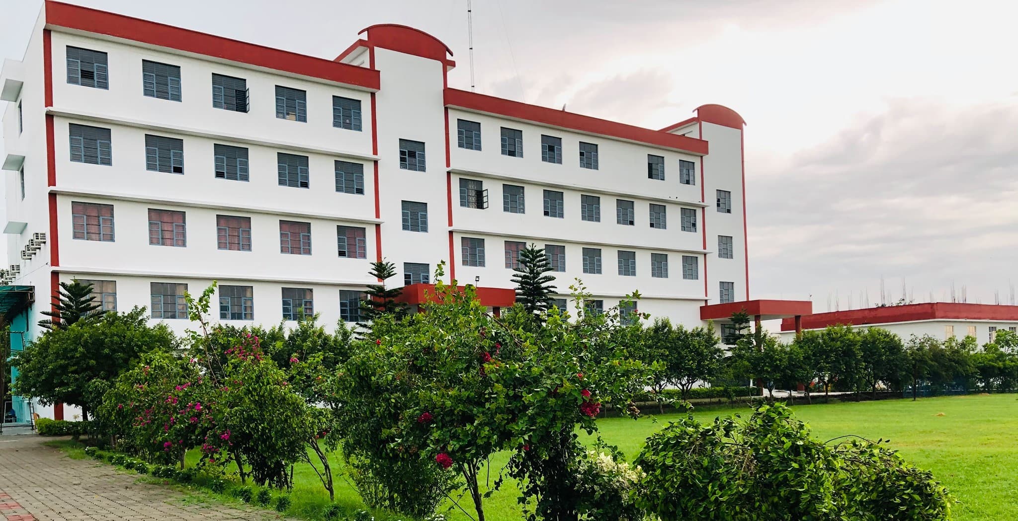 Campus view of MIET Kumaon, Shiksha Nagar, Lamachaur, Haldwani, Nainital, Uttarakhand 263139