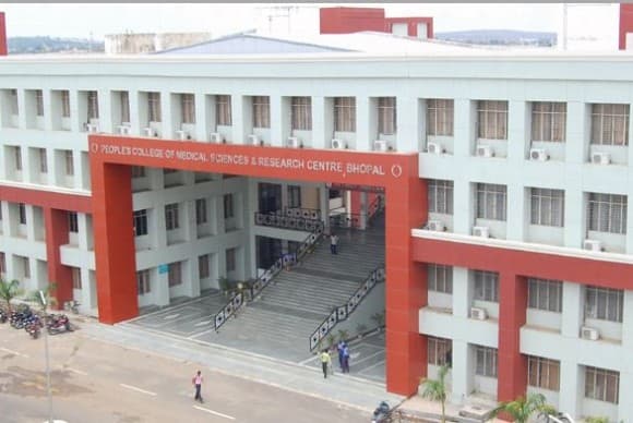 Campus view of People's College of Medical Sciences & Research Centre, People's Campus, Karond Bypass Road, Bhanpur, Bhopal, Madhya Pradesh 462037
