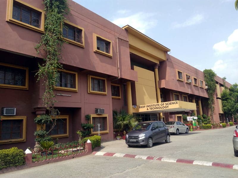 Campus view of Sarvepalli Radhakrishnan University (SRKU), NH-12, Hoshangabad Road, Jatkhedi, Misrod, Bhopal, Madhya Pradesh 462026